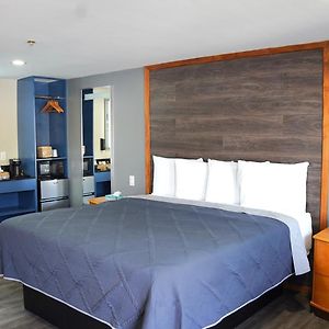 Carrier Motor Lodge